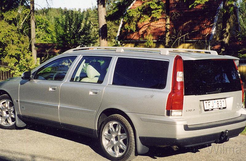 VOLVVO Silverpiöen 49.jpg - 2002 blev det en ny Volvo V 70 Turbo jubelumbil med automat som tillverkades i 440 ex. En kul bil.