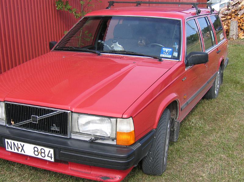 IMG_3069.JPG - Även en ny Volvo 745 GL 1988 som vi hade i många år. Hittade bilen 2005 på Gotland där jag tog bilden.