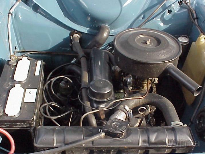 Motorhuv.jpg - Wilmas motor 1198 cc. Allt original. Lakerad 1991 av Nisse Pihl.
