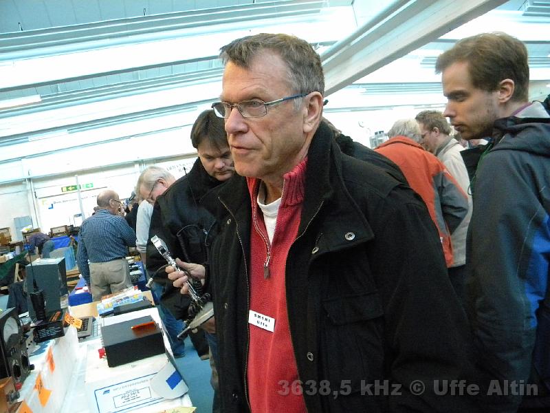 DSCN1672.JPG - SM1NI Uffe på loppisen i Eskilstuna 26 mars 2011.