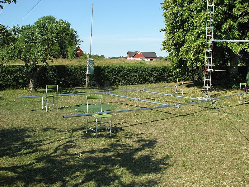an81.jpg - H for antenna.
