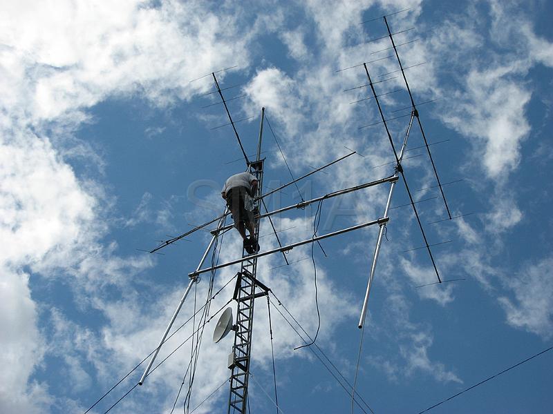 an85.jpg - 3 antennas ok ;)