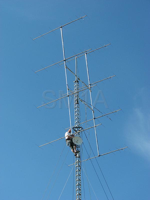 an88.jpg - Antenna system is BIG!