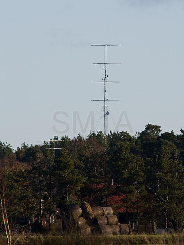 ant6.jpg - Tower, from 1 km.