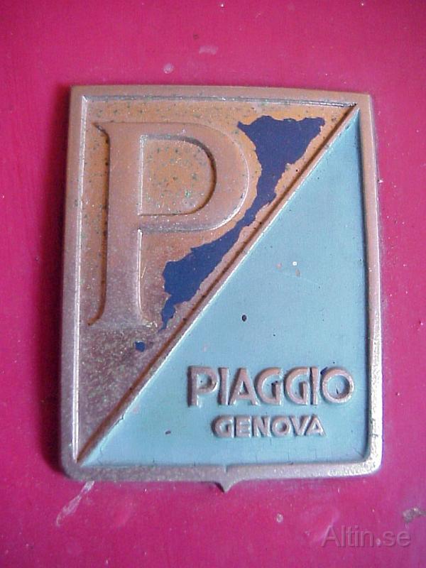 Piaggio.jpg - Pedal ställ fick en Volkswagen släppa till samt ratt från Fiat.
